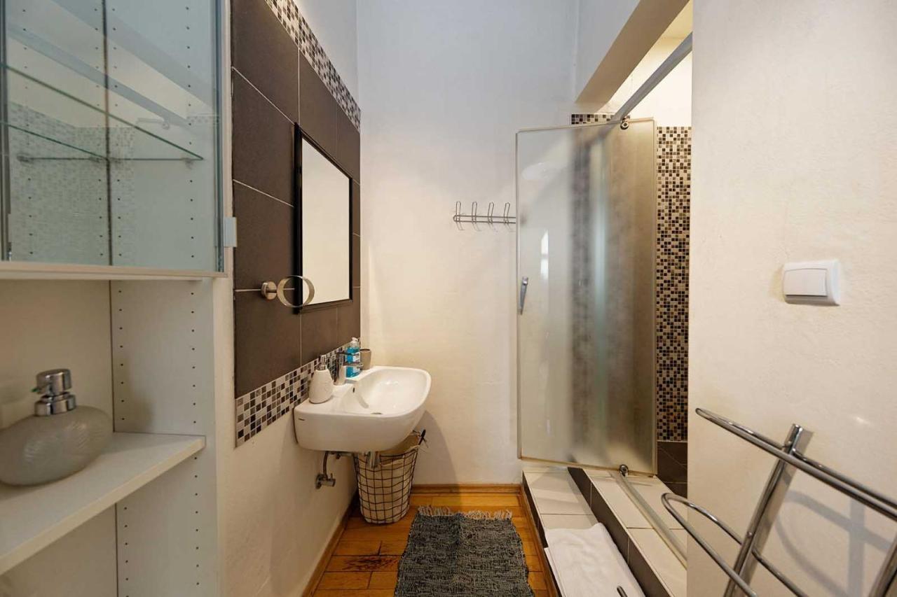 Peter'S Tower Apartments 프라하 외부 사진