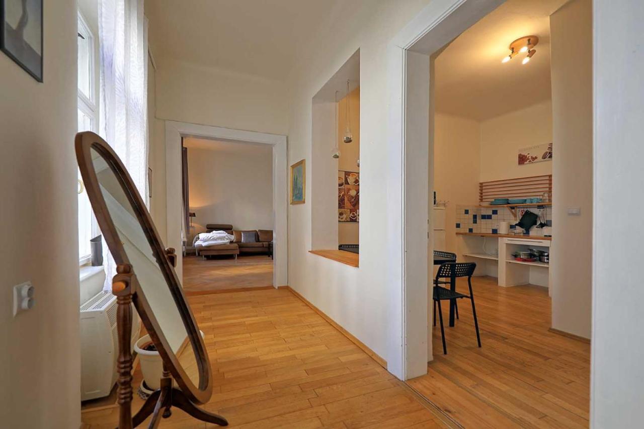 Peter'S Tower Apartments 프라하 외부 사진