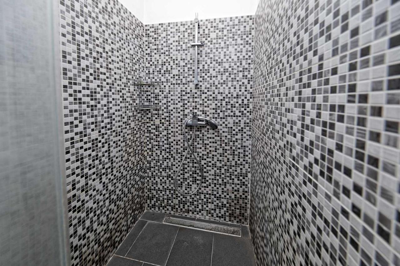 Peter'S Tower Apartments 프라하 외부 사진