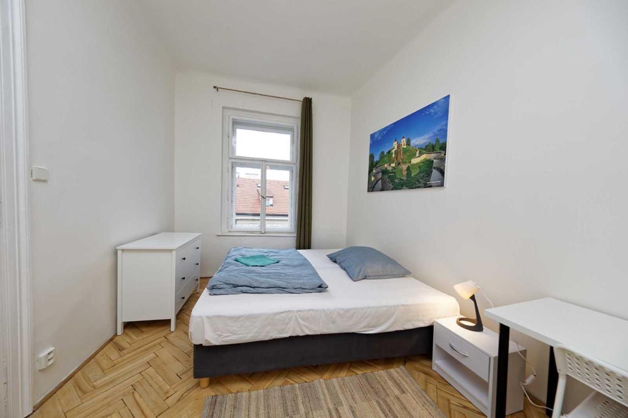 Peter'S Tower Apartments 프라하 외부 사진