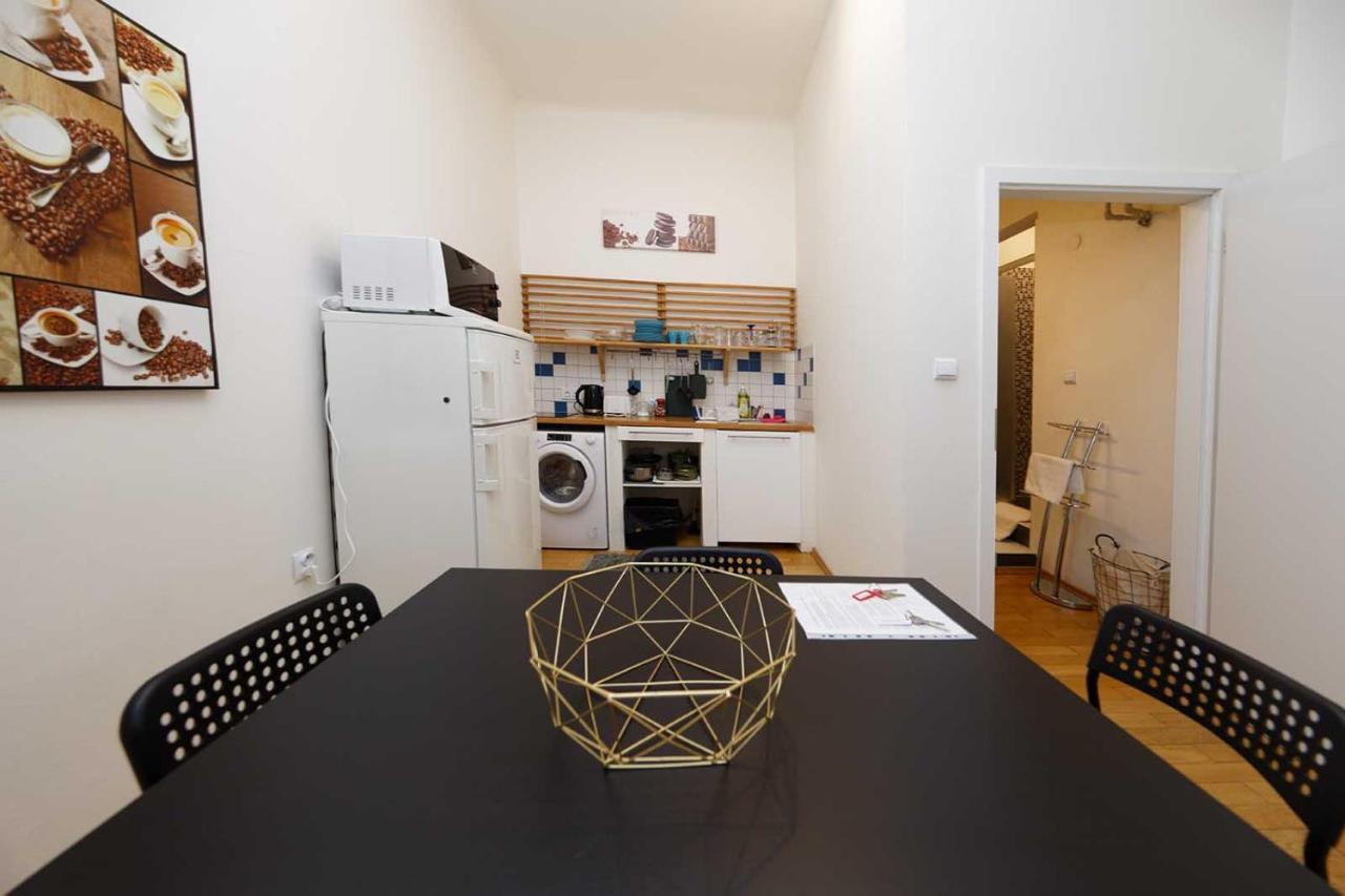 Peter'S Tower Apartments 프라하 외부 사진