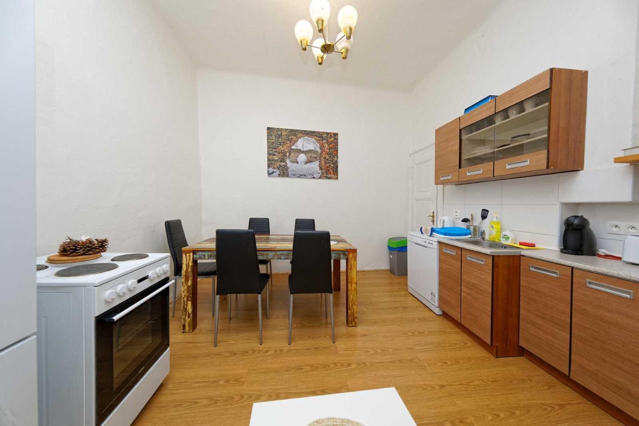 Peter'S Tower Apartments 프라하 외부 사진