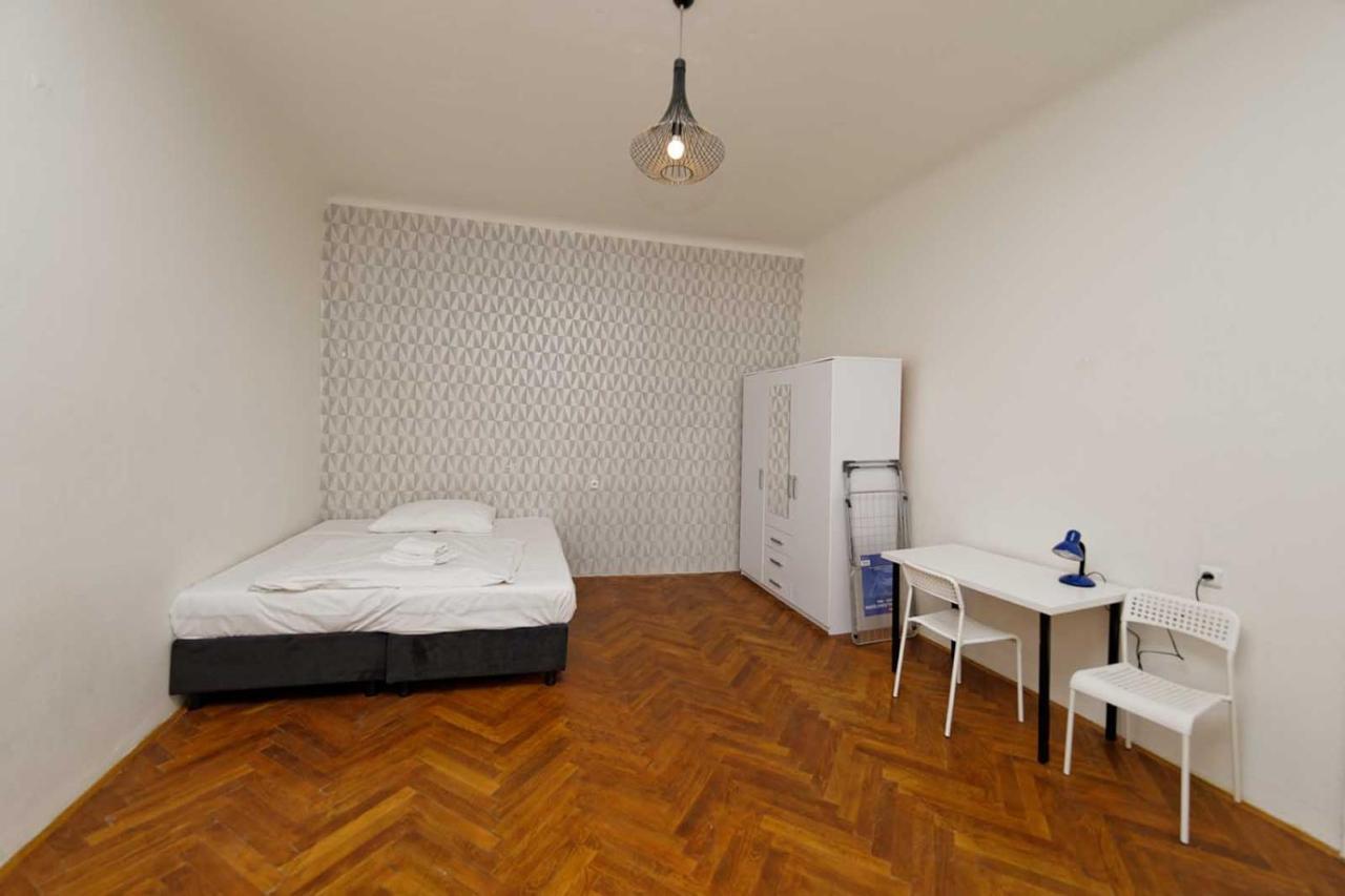 Peter'S Tower Apartments 프라하 외부 사진