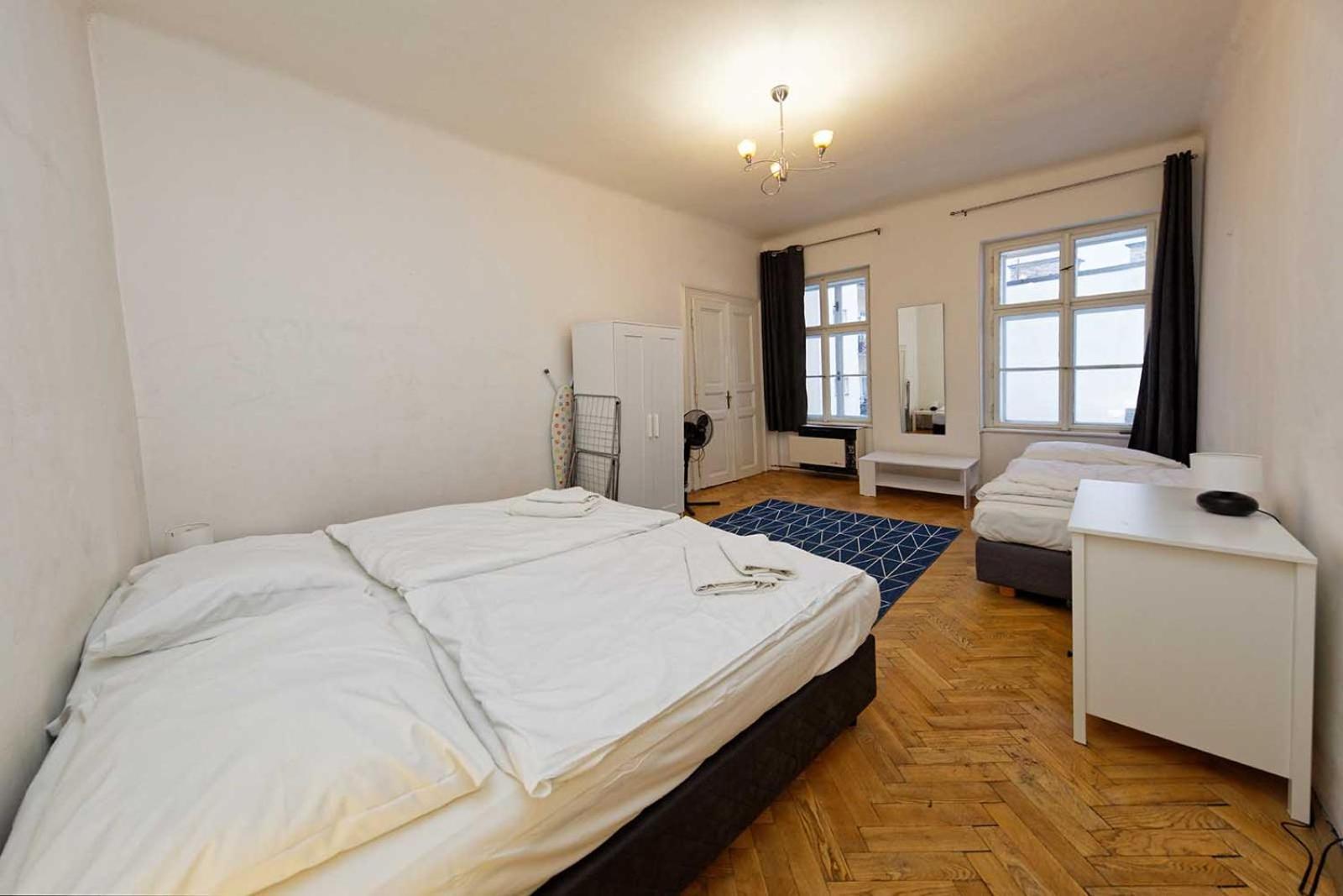 Peter'S Tower Apartments 프라하 외부 사진